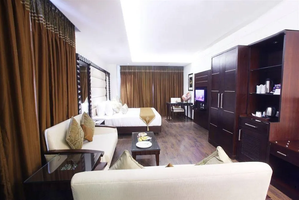 Hotel Parkland Grand Kapashera New Delhi