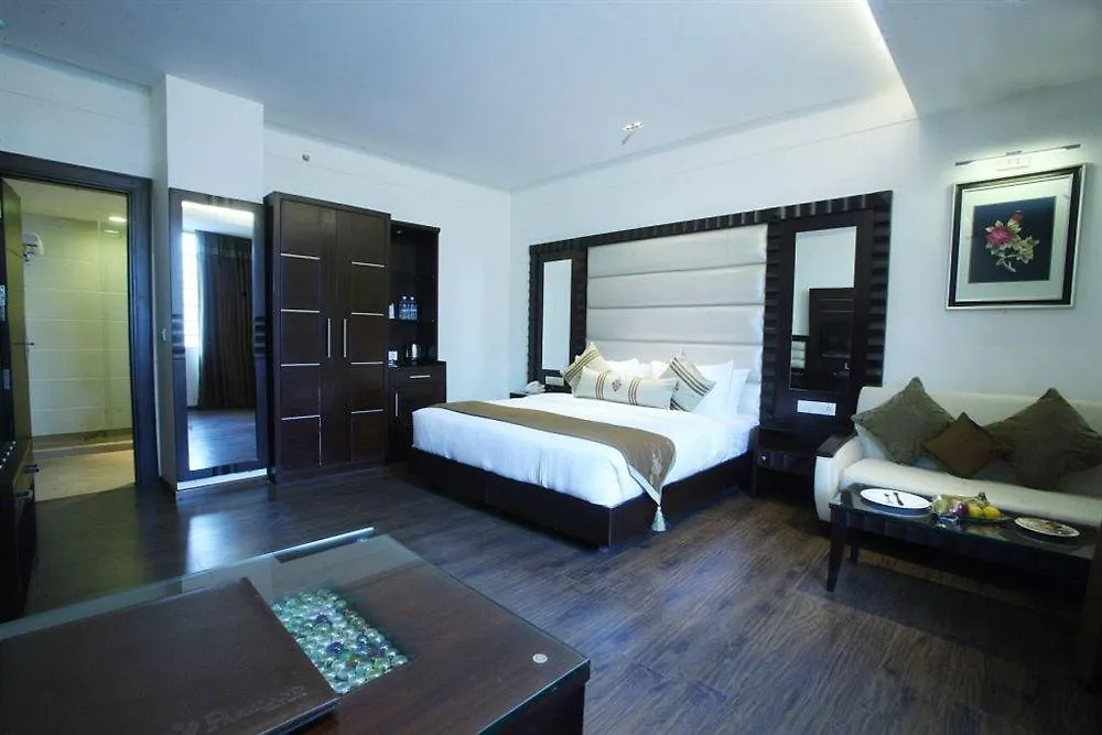 Parkland Grand Kapashera Neu-Delhi 3*,